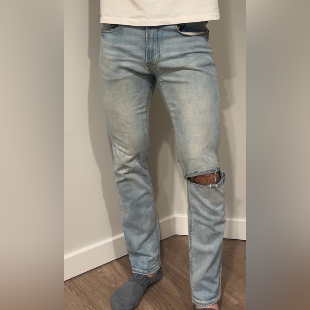 PacSun Light Wash Jeans. Slim fit 32x32